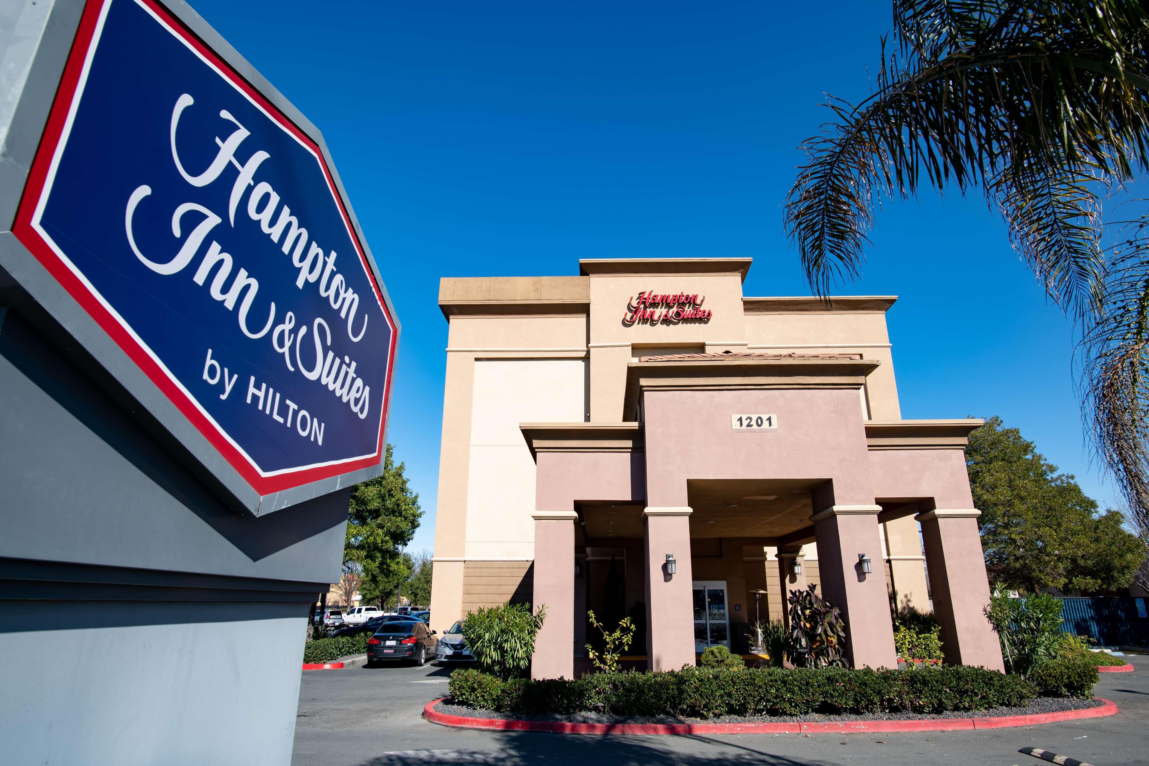 Hampton Inn & Suites Pittsburg Exteriör bild