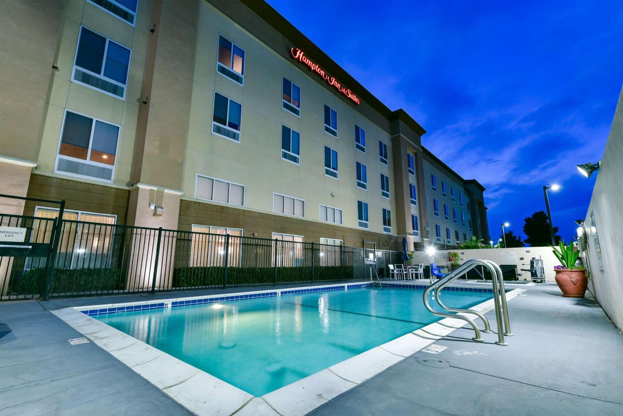 Hampton Inn & Suites Pittsburg Exteriör bild